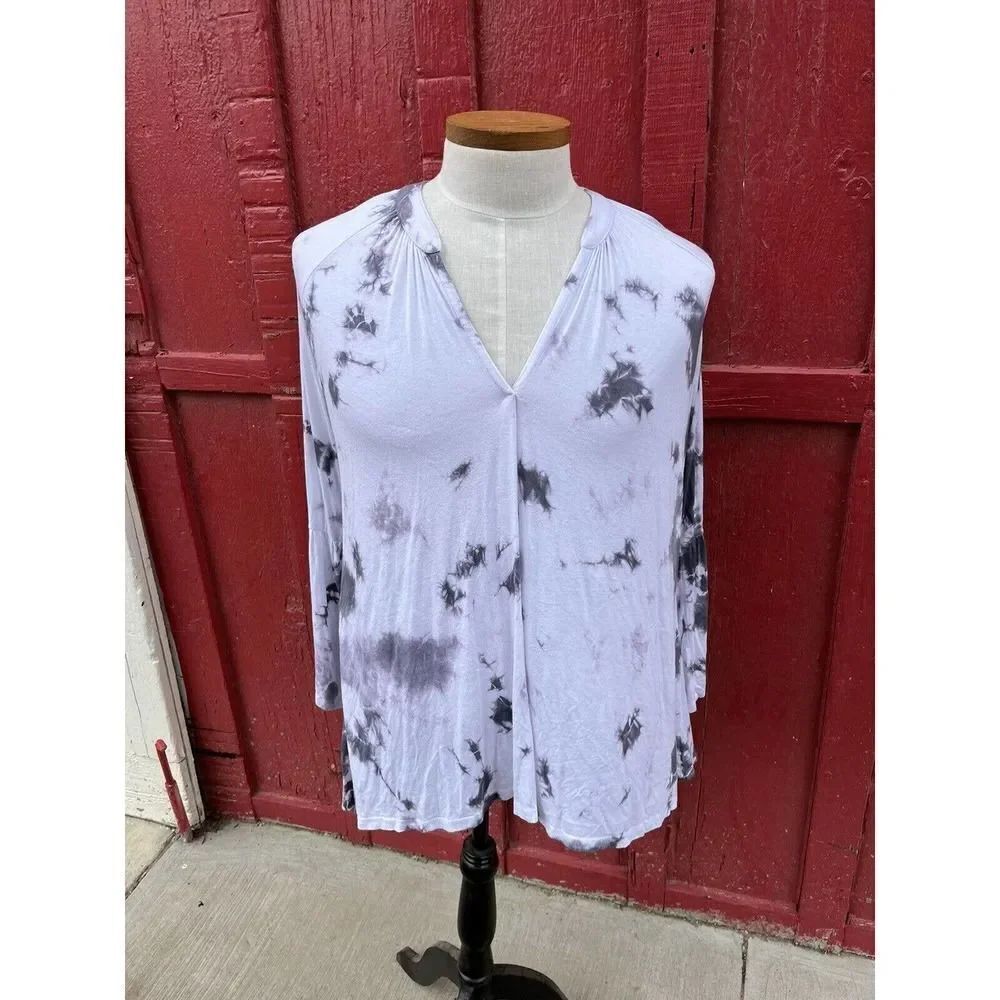 Ashley Stewart Plus Sized Tye Dye Flowy Blouse V Neck Size 14/16